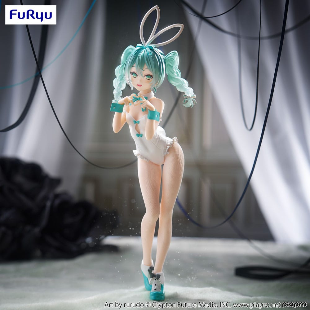 *IN STOCK* Furyu -Vocaloid Hatsune Miku Bicute Bunnies Rurudo Ver White