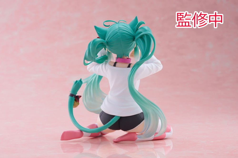 *IN STOCK* Taito -Vocaloid Hatsune Miku Desktop Cute Figure 13 cm
