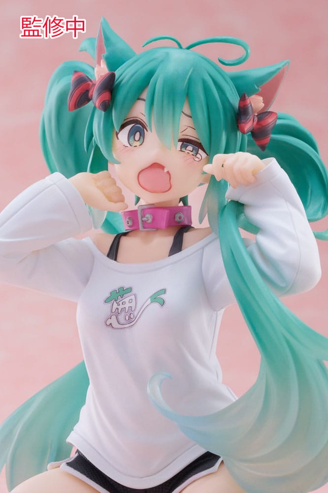 *IN STOCK* Taito -Vocaloid Hatsune Miku Desktop Cute Figure 13 cm