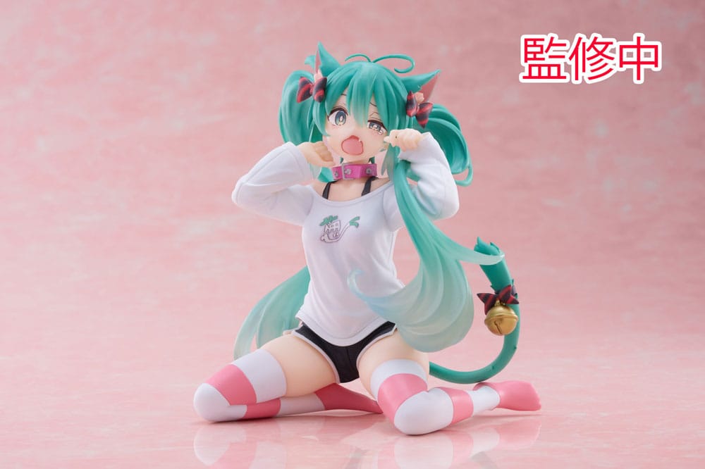 *IN STOCK* Taito -Vocaloid Hatsune Miku Desktop Cute Figure 13 cm