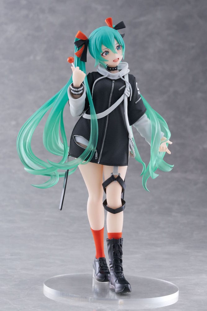 *IN STOCK* Taito -Vocaloid Hatsune Miku Fashion Punk Ver